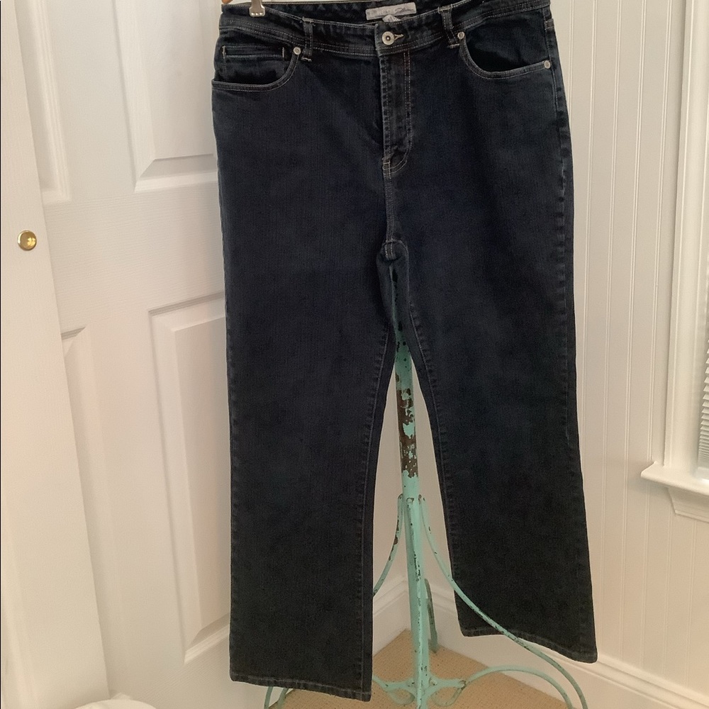 CHICO’s PLATINUM DARK WASH STRAIGHT LEG JEANS SZ 2.5 SHORT OR 14 PETITE